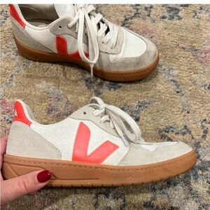 Veja size 37. Good condition.  Smoke free home.